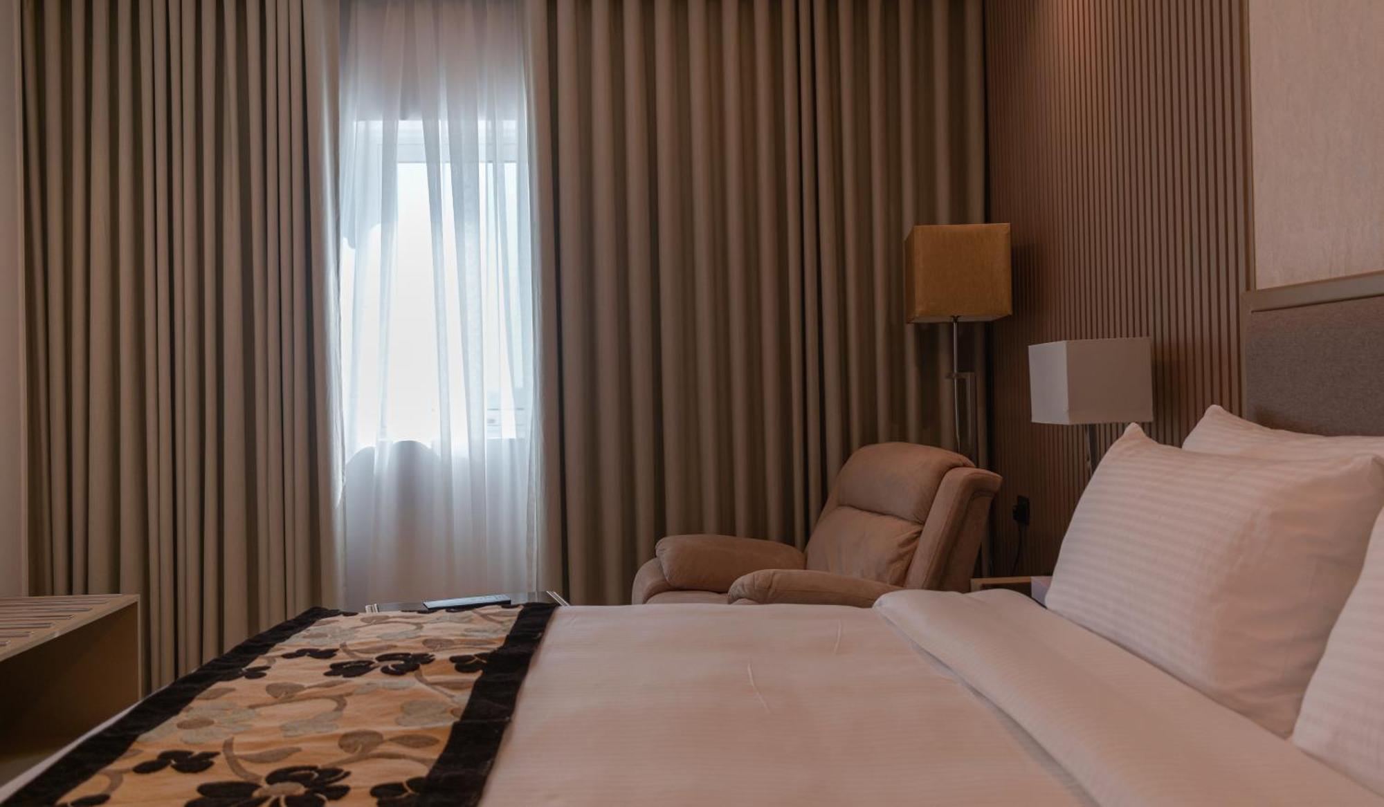 Best Western Plus Jeddah Hotel Madinah Road Екстер'єр фото