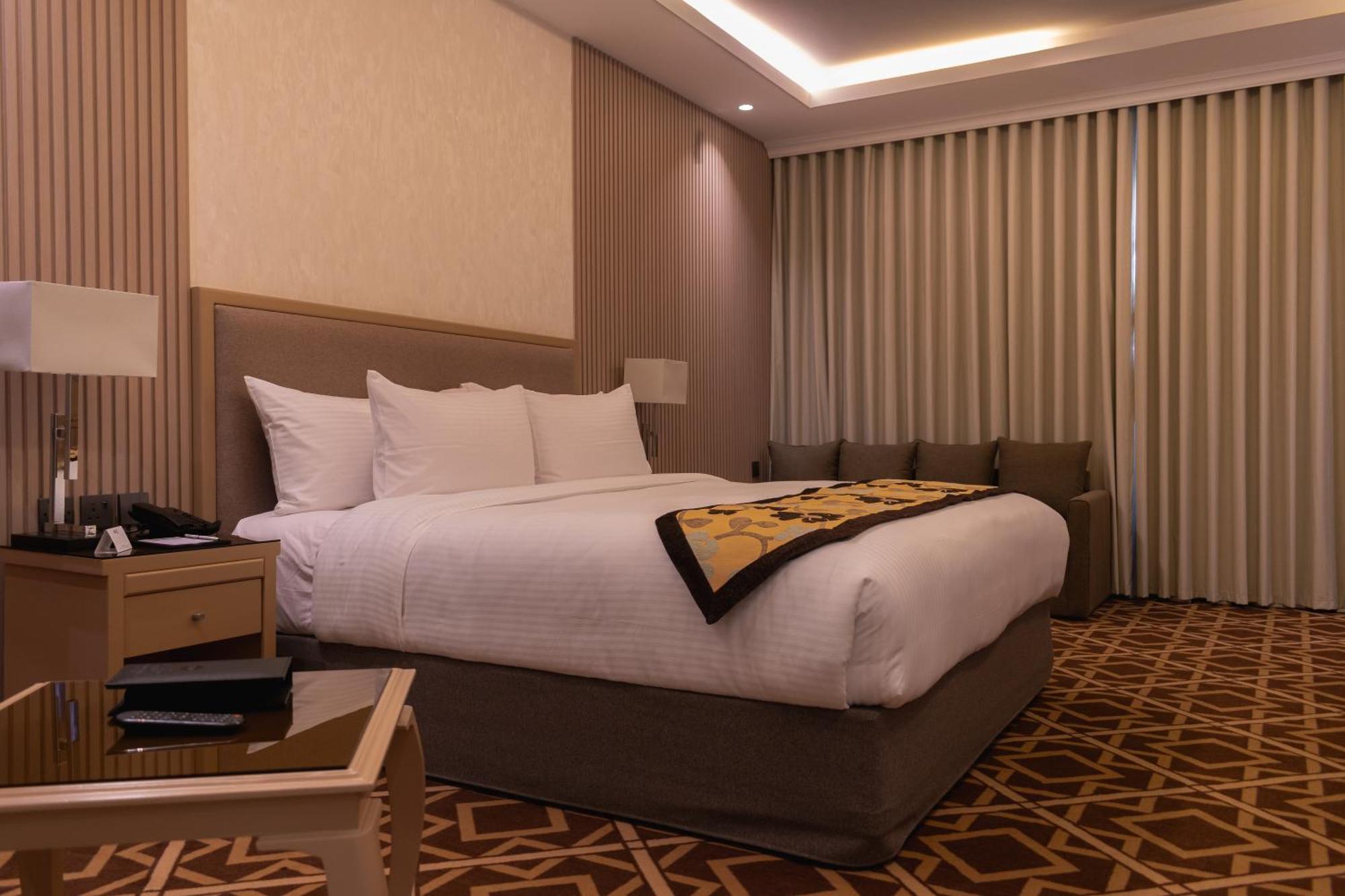 Best Western Plus Jeddah Hotel Madinah Road Екстер'єр фото